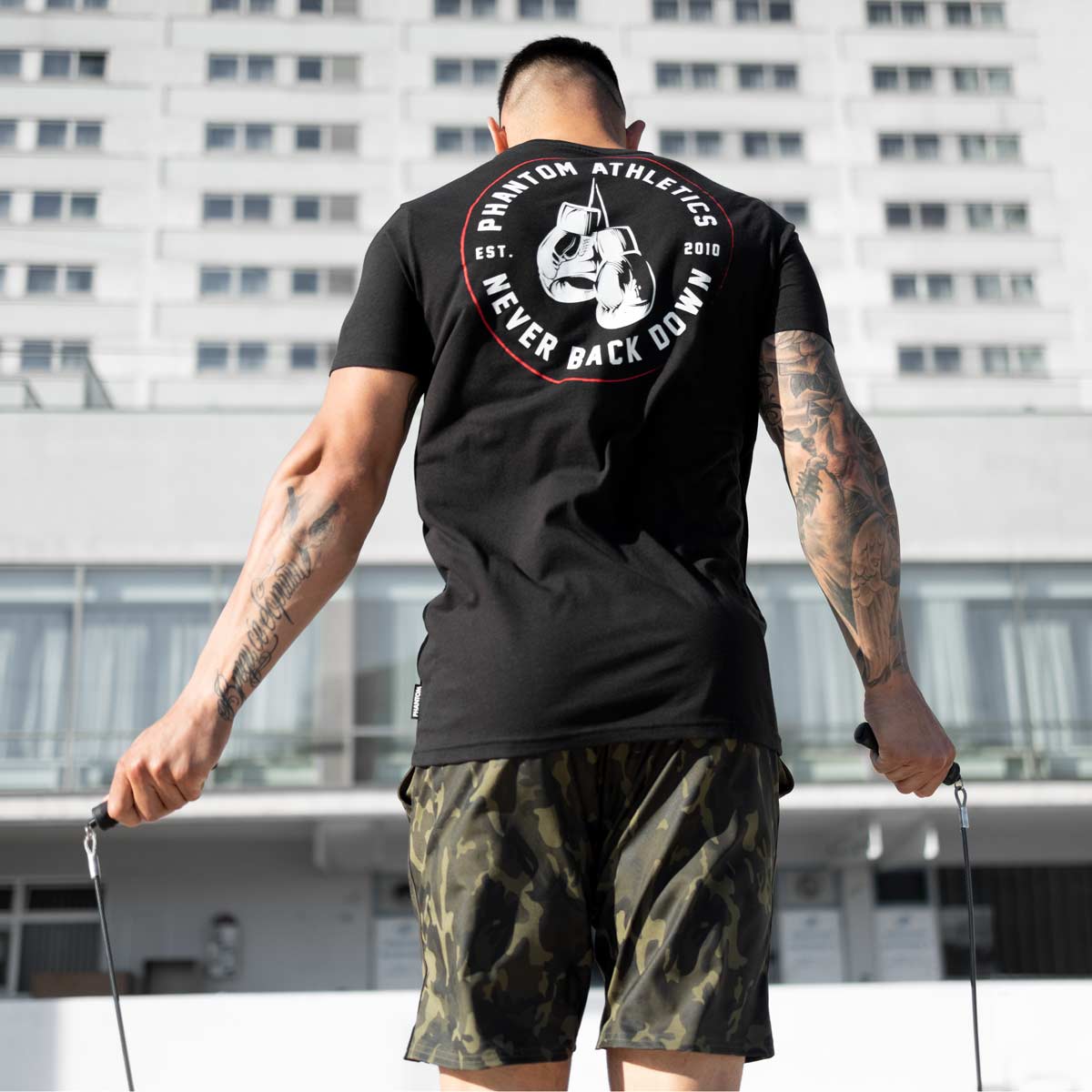 T-Shirt Never Back Down