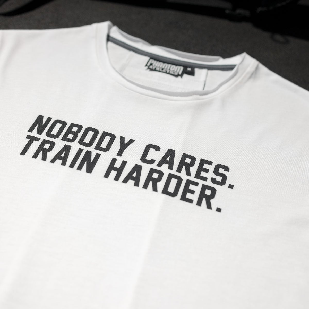 T-Shirt Nobody Cares
